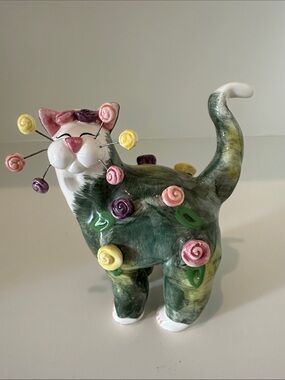 Annaco Creations by Amy Lacombe 2001 Whimsiclay Flowered Cat Figurine